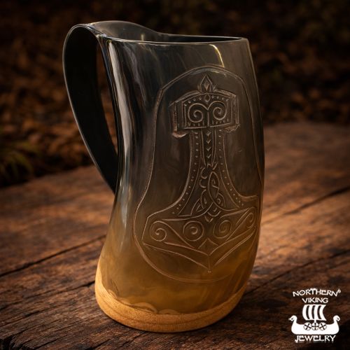 Horn Mug – Viikinkimuki Mjölnir-symbolilla Northern Viking Jewlery.