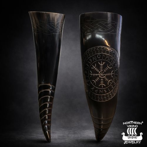 Juomasarvi Helm of Awe-symbolilla – Viikinkien Drinking Horn Northern Viking Jewelry.