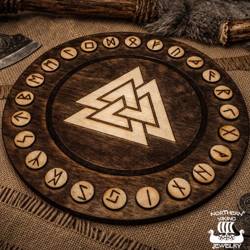 Valknut Riimusetti Alustalla 24 kpl Riimuja & Kynttiläalusta.